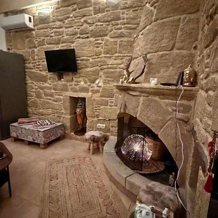 Malonas Stone 2 Bd House דירה *